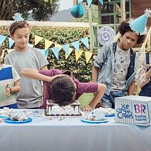 Ice cream cakes. Un proyecto de Cop, writing, Dirección de arte, Fotografía y Publicidad de Ruano Rivera - 20.04.2019