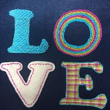 Bordando Love. Een project van Borduurwerk van Oralia González - 22.04.2019