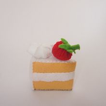 Pastel de fresa. Sewing, and Creativit project by Julia Reyes Retana - 04.25.2019