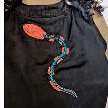 Serpiente Bordada. California Redsided Garter.. Un proyecto de Bordado y Dibujo artístico de Lina Montoya - 24.05.2019