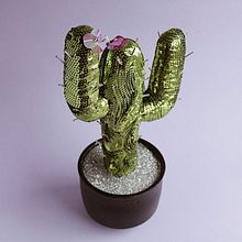 Plantas. Un proyecto de Artesanía, Creatividad, Decoración de interiores, Dirección de arte y Papercraft de Paola Alonso - 12.06.2019