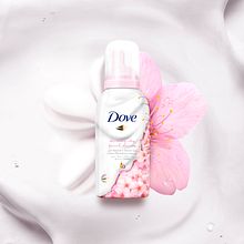DOVE FACIAL CLEANSER . Studio Photograph, Product Photograph, Portrait Photograph, Photo Retouching, and 3D project by Plugged Production - 05.22.2019
