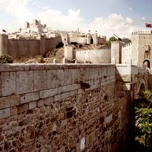 Matte painting Toledo. Realistic Drawing, Digital Photograph, and Photo Retouching project by Eduardo Samajon - 08.23.2015