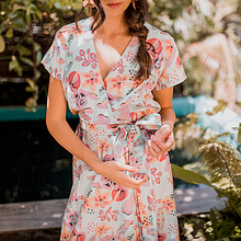 Pastel tropic. Pattern Design, Photograph, and Traditional illustration project by Ana Blooms - 05.23.2019