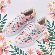 Sneakers florales. Un progetto di Pattern design e Illustrazione tradizionale di Ana Blooms - 23.05.2019