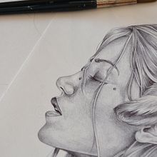 Wolf grl. Un proyecto de Artesanía, Bellas Artes, Dibujo, Dibujo artístico, Dibujo de Retrato, Dibujo realista, Ilustración tradicional y Pintura de alba paleo - 17.11.2017