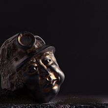 Minero Pulmón de metal. Un proyecto de 3D, Bellas Artes, Escultura y Modelado 3D de Ismael Arcani - 25.05.2019
