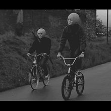 Edu Omega - Evolución Mecánica. Un proyecto de Cine, vídeo y televisión de Sancho Ortiz de Lejarazu - 30.05.2015