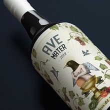 'Ave Mater' - Etiqueta para botella de vino. Un progetto di Collage, Illustrazione digitale e Graphic design di Marina Calvo - 30.05.2019