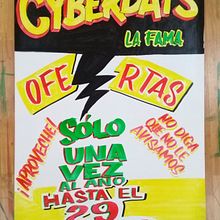 Cartel personalizado "Cyberdays". Un proyecto de Diseño, Publicidad, Consultoría creativa, Marketing, Pintura, Caligrafía, Lettering, Bocetado, Creatividad, Dibujo a lápiz, Dibujo, Diseño de carteles, Fotografía con móviles y Concept Art de Jaime Fuentes - 06.06.2019
