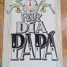 Cartel Personalizado "Feliz Día Papá". Un proyecto de Diseño, Ilustración tradicional, Consultoría creativa, Diseño gráfico, Pintura, Escritura, Caligrafía, Lettering, Bocetado, Creatividad, Dibujo a lápiz, Dibujo, Fotografía con móviles, Concept Art y Dibujo realista de Jaime Fuentes - 06.06.2019