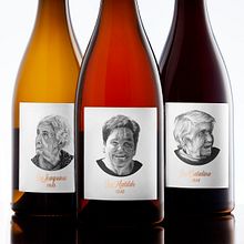 Vall Llach. Un progetto di Belle arti, Br, ing, Br, identit, Calligrafia, Creatività, Disegno, Disegno a matita, Disegno artistico, Disegno di ritratti, Disegno realistico, Direzione artistica, Design, Product design, Graphic design, Illustrazione tradizionale, Illustrazione digitale e Lettering di Guillem Bosch - 01.04.2019