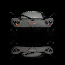 Autos a escala. Un proyecto de Fotografía, Fotografía artística, Fotografía de estudio y Fotografía de producto de Jeff Delgado - 12.06.2019