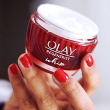 Olay Whips - Launch. Design, Events, Graphic Design, Packaging, Product Design, and Social Media project by Estela Correa - 06.13.2019