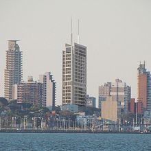 Fotomontaje Torre . Un projet de Modélisation 3D de Luciana Gómez Devecchi - 14.06.2019