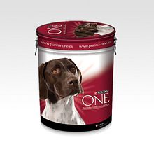 PURINA. One.. Un proyecto de 3D, Br, ing e Identidad, Diseño de producto, Marketing y Packaging de Laia Amado Ollé - 14.06.2019