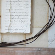 «Terca Numen». (64x42cm.) Ensamblaje, collage, escultura, upcycling, reciclaje, arte sostenible, poesía visual.. Un proyecto de Collage, Concept Art, Escritura, Escultura y Fotografía de Inés N. Monfil - 15.06.2019