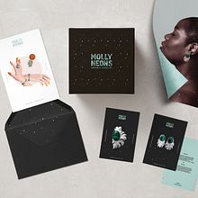 Molly Neons - Branding, web y fotografía. Br, ing, Identit, Web Design, Fine-Art Photograph, and Product Photograph project by Miriam Espacio - 04.18.2019