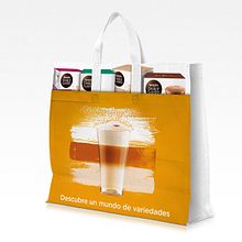 NESTLÉ. DOLCE GUSTO.. Br, ing, Identit, Product Design, Marketing, Packaging, Audiovisual Production, and Advertising project by Laia Amado Ollé - 06.19.2019