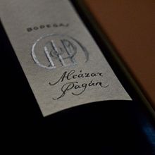 Etiqueta de vino de promoción personal . Pencitraan Merek, Identitas, Pengemasan, Dan Kaligrafi proyek oleh Javi Alcázar - 01.19.2019