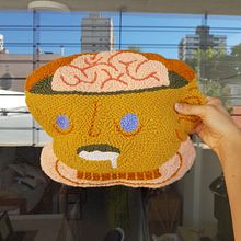 Tacita lobotomía. Un proyecto de Artesanía, Bordado, Diseño y Diseño de personajes de Carolina Bello - 24.01.2019