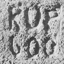 Typodiene: tipografía de lo cotidiano. Mobile Photograph project by Madeline Eva - 07.19.2019
