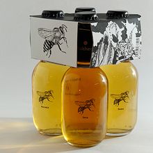 Hidromiel Rakhem. Graphic Design, Traditional illustration, and Packaging project by Maria Esturillo - 07.27.2019