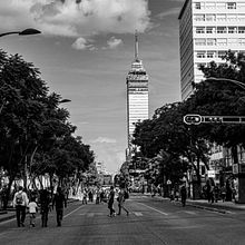 Una Cuidad Sin Color. Un proyecto de Fotografía y Arquitectura de Jonathan Garcia Lara - 06.08.2019