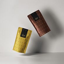BUT FIRST... COFFEE. Un proyecto de Br, ing e Identidad, Diseño y Diseño de producto de Aitor Angelats - 19.08.2019