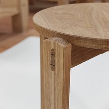 Taburetes Encina para Juan Pablo. Arts, Crafts, Furniture Design, Making, and Product Design project by Patricio Ortega (Maderística) - 08.22.2019