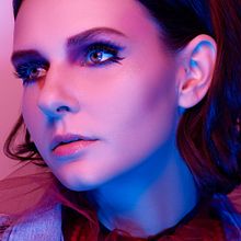 TFS Magazine Blue Monday Editorial/ Schwarzkopf México. Fashion Design, Photograph, Studio Photograph, Fashion Photograph, Photographic Lighting, and Photo Retouching project by Alan Narvaez Navarrete - 11.18.2018