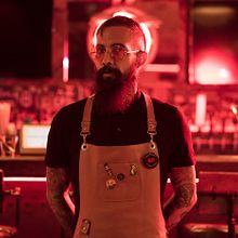 Pinche Bar. Un progetto di Br, ing, Br, identit, Direzione artistica, Design, Design di loghi, Graphic design, Fotografia, Fotografia di prodotti e Illustrazione tradizionale di HUMAN - 29.08.2019