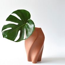 Jarrón Laa´. Ceramics project by Omar Leyva Coca - 09.01.2019