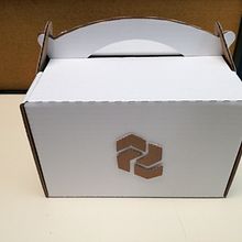 Kit Vendedor Cartón. Een project van Packaging van Silvia Beltrán - 16.09.2019