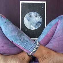 Luna llena. Traditional illustration project by Onia Garcia Fernandez - 09.20.2019