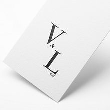 V&L. Un projet de Design , Création de logos , et Design graphique de Irene Gómez - 21.09.2019