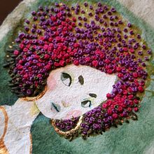 Serie Chicas Nature - Bordado sobre papel . Embroider, Character Design, and Traditional illustration project by Sara Nietto - 09.25.2019