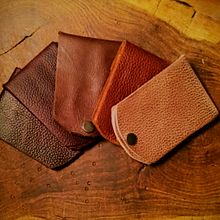Mi Proyecto del curso: Diseño de accesorios en cuero sin costuras. Un proyecto de Diseño, Diseño de complementos, Artesanía, Costura y Diseño de producto de Sebastian Haedo - 25.09.2019