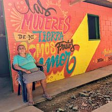 Murales "Mil colores Antioquia" II. Arte urbana, Caligrafia, Concept Art, Criatividade, Design, Design gráfico, Pintura, Pintura Acrílica, e Tipografia projeto de TECK24 - 15.10.2019
