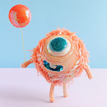 Roxxy - Creatura brillante 1. Un progetto di Artigianato, Belle arti, Creatività, Design e Character design di Paola Alonso - 04.10.2019