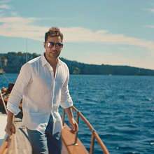 Videoclip David Bisbal y Juan Magan - Bésame. Un progetto di Fotografia e Produzione audiovisiva di David Curto - 07.10.2019