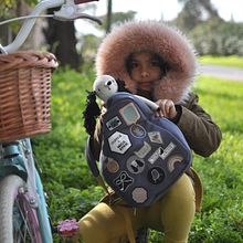 Mochilas y bolsos. Un projet de Broderie, Direction artistique, Conception de produits , et Photographie de produits de Adriana Torres - 29.07.2017