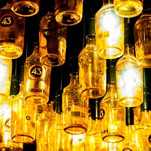 DESARROLLO LÁMPARA LICOR 43_IT´S SINGULAR_IDE INDUSTRIAS. Un progetto di Architettura d'interni, Design, Lighting design, Interior design e Product design di Antonio González Cortés - 12.10.2019