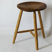 Taburete. Un proyecto de Diseño, creación de muebles					 y Carpintería de Andrea Cortés (Barcelona Wood Workshops) - 23.01.2020