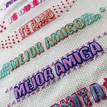 Practicando tipografía con bordado. ♥️. Embroider project by Mélida Amanda Hernández Alfaro - 10.17.2019