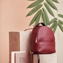 Lifestyle branding en Instagram para LR Leather Bags. Un projet de Création d'accessoires, St, lisme, Photographie de mode, Photographie de produits, Instagram, Marketing, Marketing de contenu , et Production audiovisuelle de Annie Román - 24.10.2019
