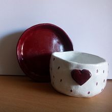 Mi Proyecto Personal: fabricado con la técnica de pellizco y he utilizado la arcilla de horneado.. Ceramics project by mercevm42 - 10.27.2019