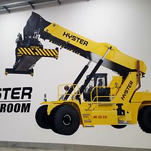 Realismo máquina Hyster. Projekt z dziedziny Sztuka miejska,  Sztuki piękne, Kreat, wność,  R, sunek,  R, sunek art, st, czn, R, sunek realist i czn użytkownika Workingraff - 04.11.2019