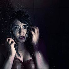 Autorretrato Maltrato blanco. Un proyecto de Fotografía, Fotografía artística, Fotografía de retrato y Fotografía digital de susanhuilot - 18.07.2019