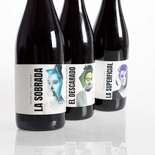 Vinos Méndez Moya. Product Design, and Graphic Design project by Yrene Contreras - 02.05.2018